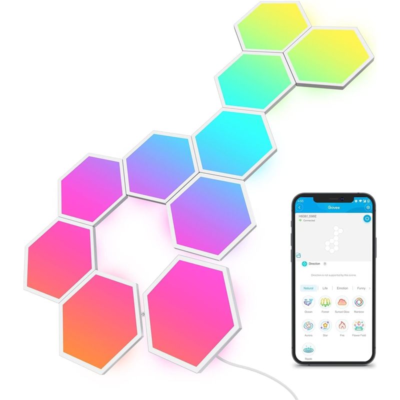 Paneles de luz hexagonales Govee Glide Hexa encendidos en varios colores junto a la app Govee Home